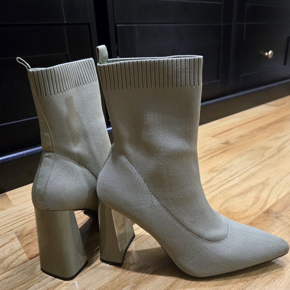 Cape Robbins Green Heeled Ankle Booties